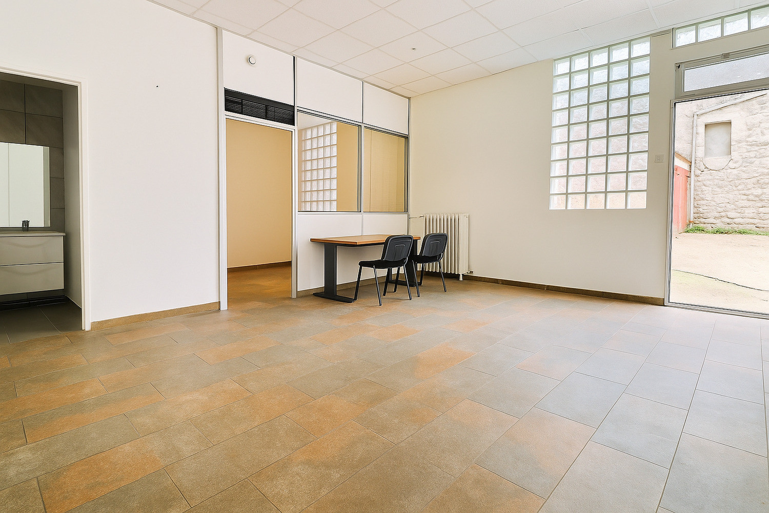 
                                                Vente
                                                 Rare Local commercial