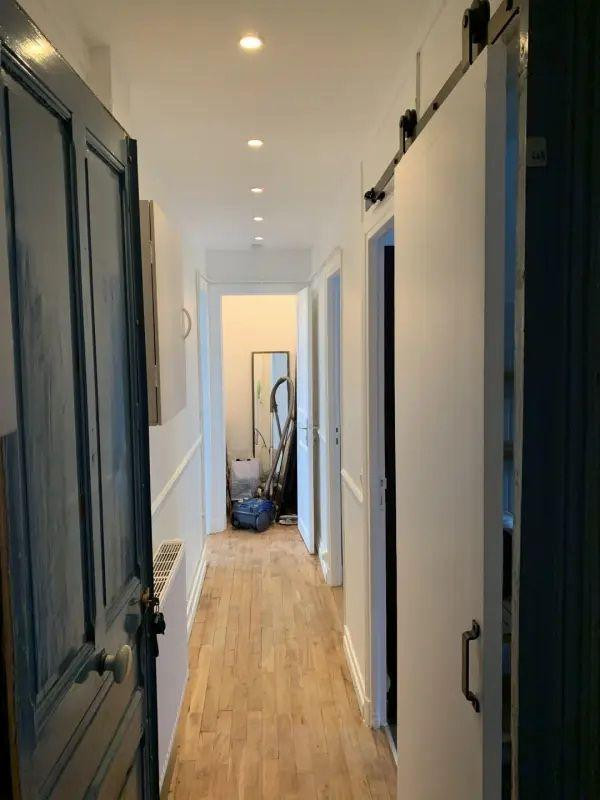 
                                                Location
                                                 Rare : lumineux, traversant, vue sur Paris