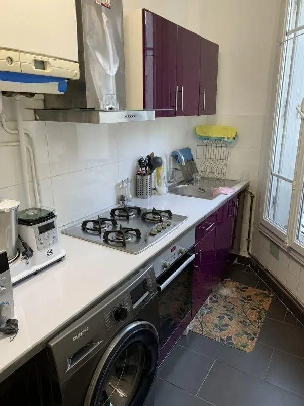 
                                                Location
                                                 Rare : lumineux, traversant, vue sur Paris