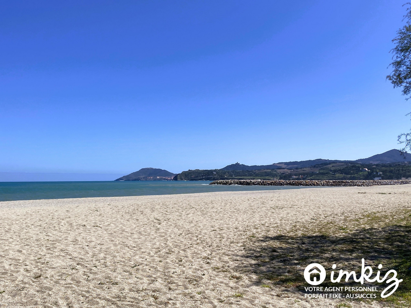 
                                                Vente
                                                 RARE - Propriété 3 appartements - 50m de la plage