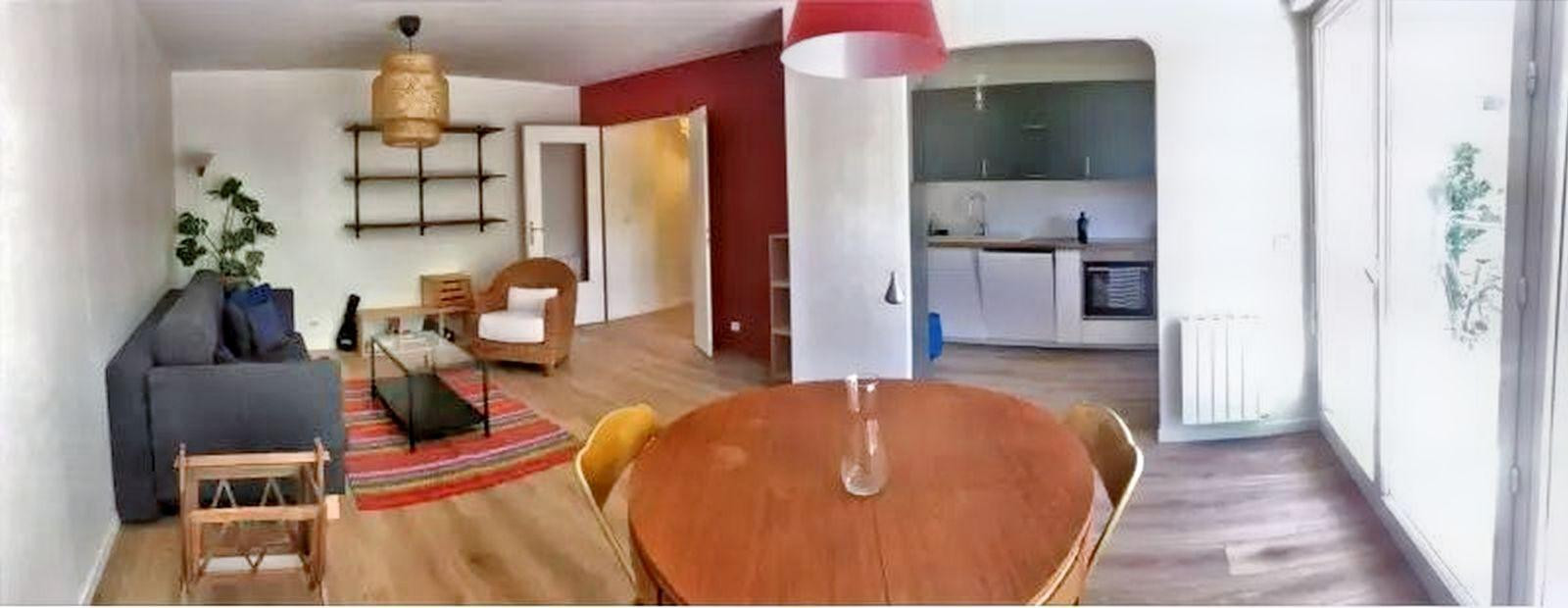 
                                                Location
                                                 Rare : T3 refait à neuf avec terrasse