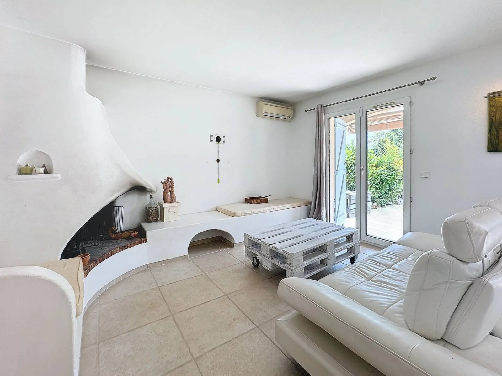 
                                                Vente
                                                 RARE: VILLA AU CALME