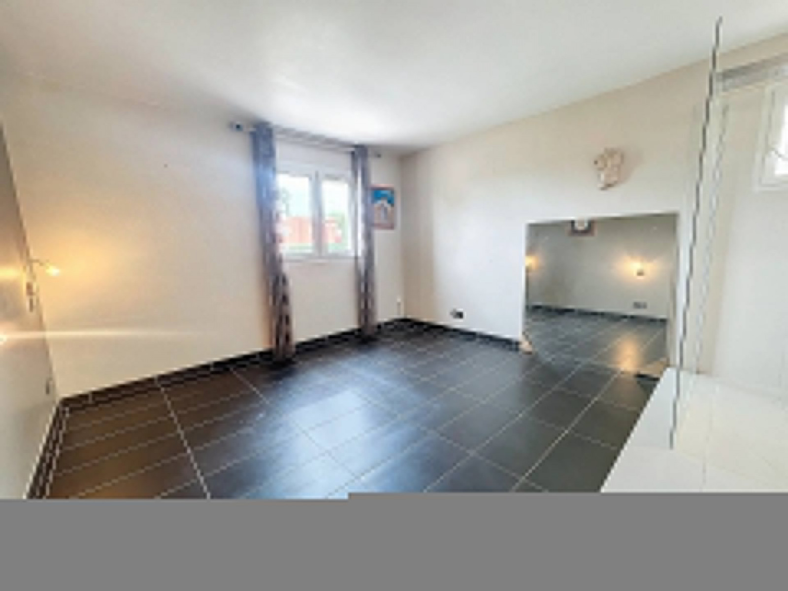 
                                                Vente
                                                 RARE: VILLA AU CALME
