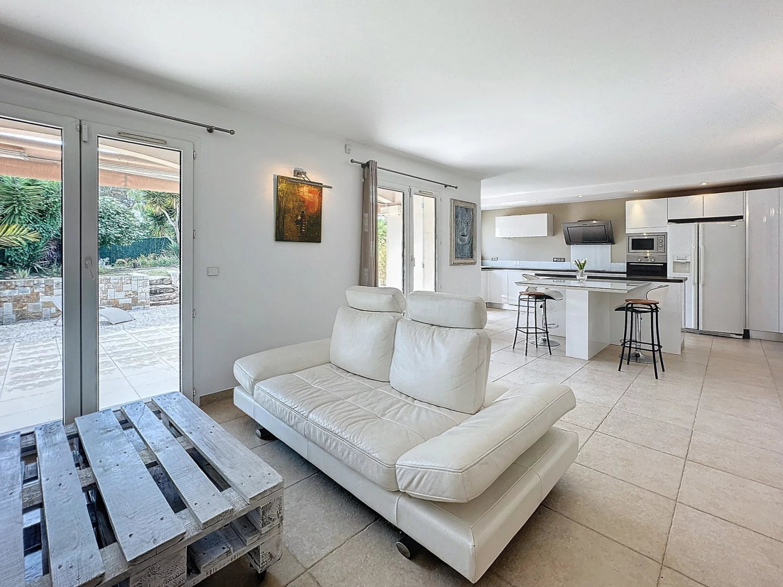
                                                Vente
                                                 RARE: VILLA AU CALME