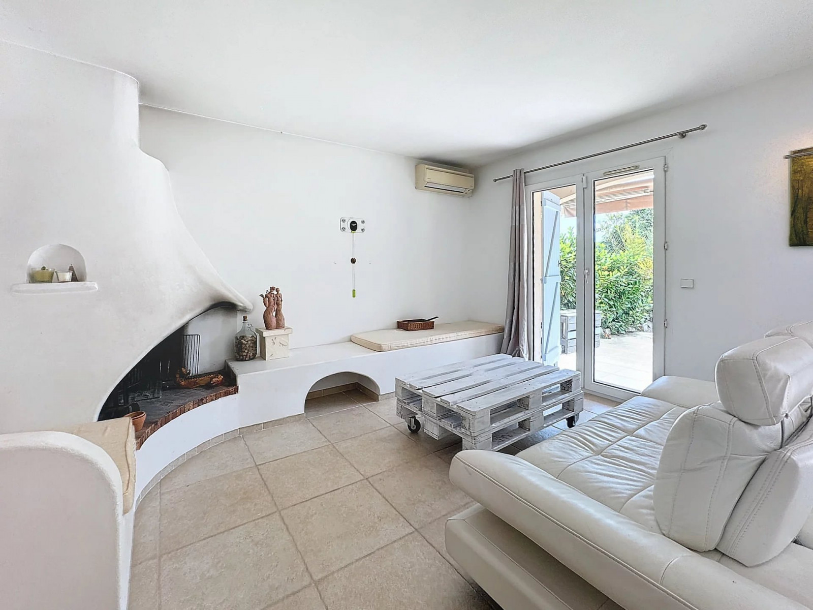 
                                                Vente
                                                 RARE: VILLA AU CALME