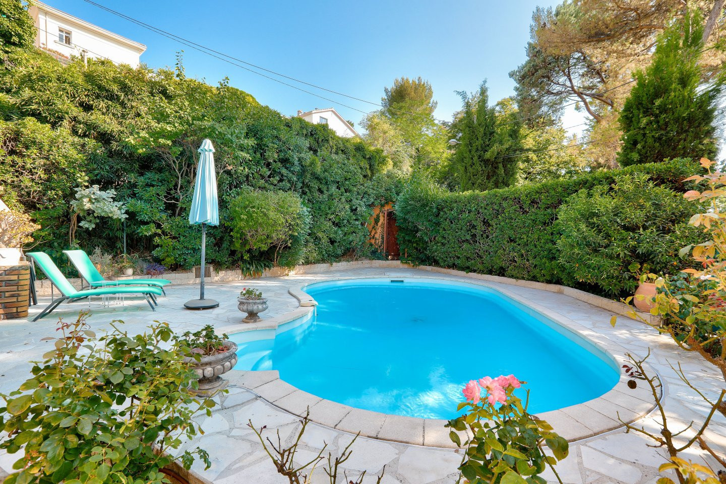 
                                                Vente
                                                 Ravissante maison au coeur de Cimiez