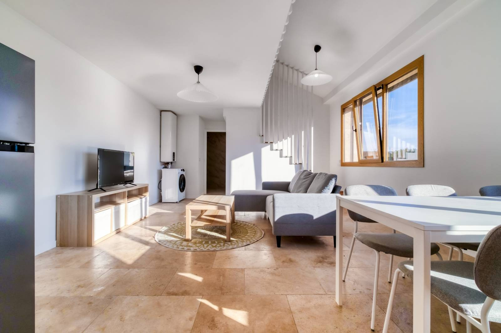 
                                                Location
                                                 Référence : 204 Turin