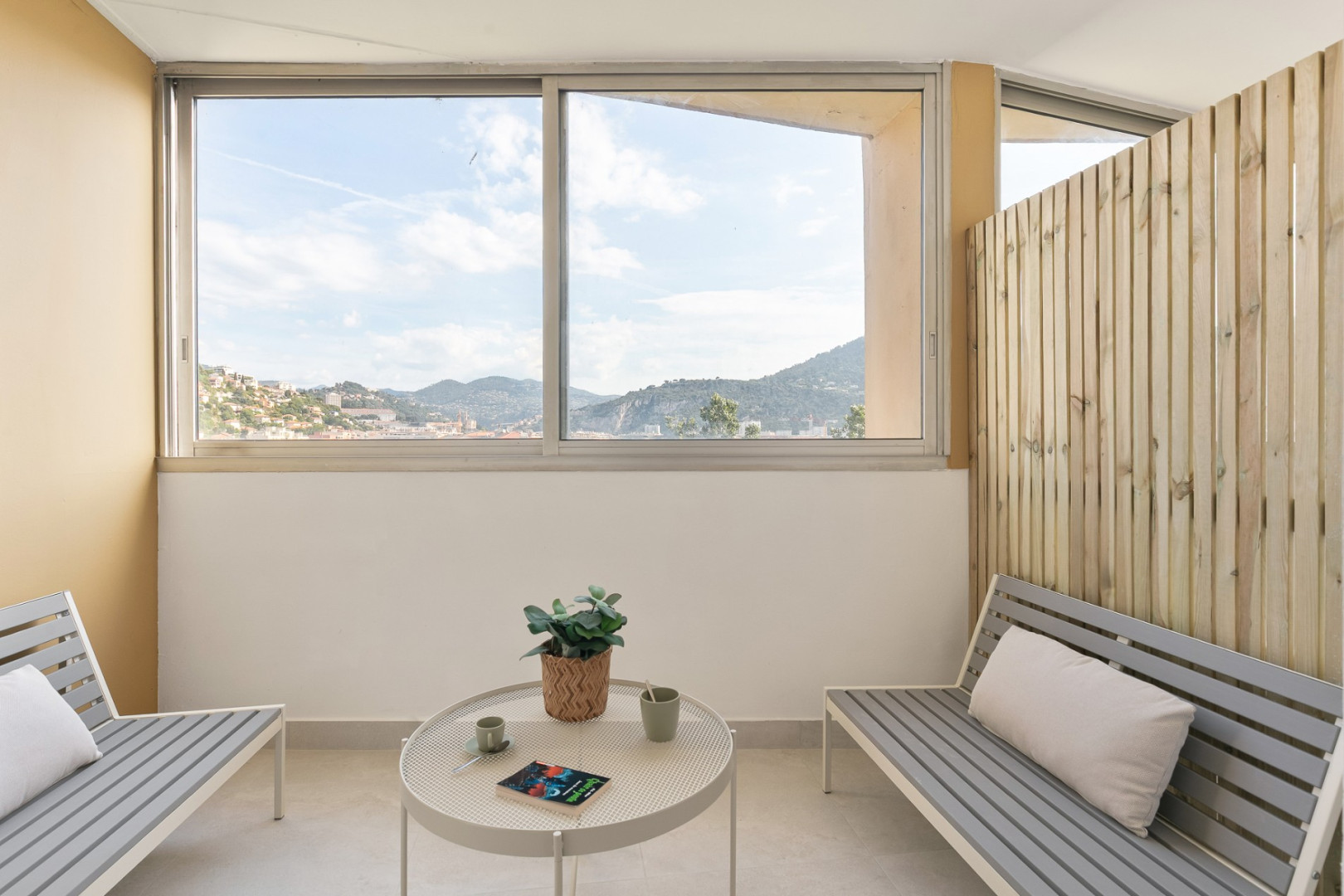 
                                                Colocation
                                                 Référence : 4.7 Montolivo A