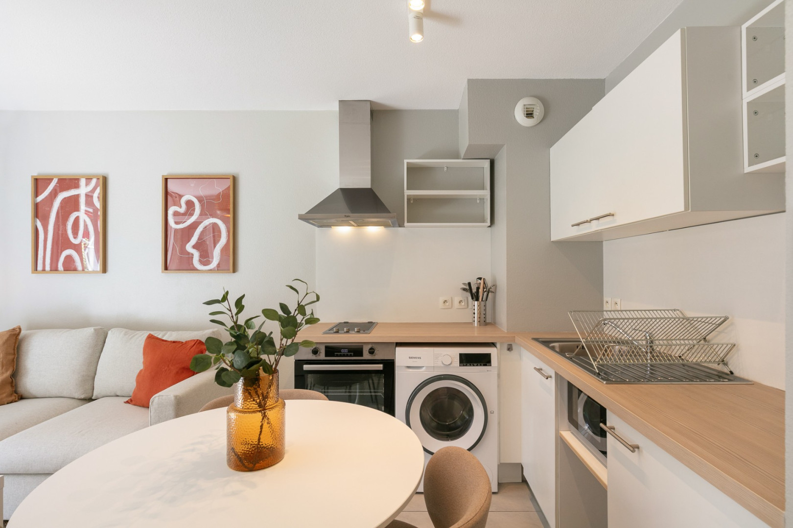 
                                                Location
                                                 Référence : 5 Bottero