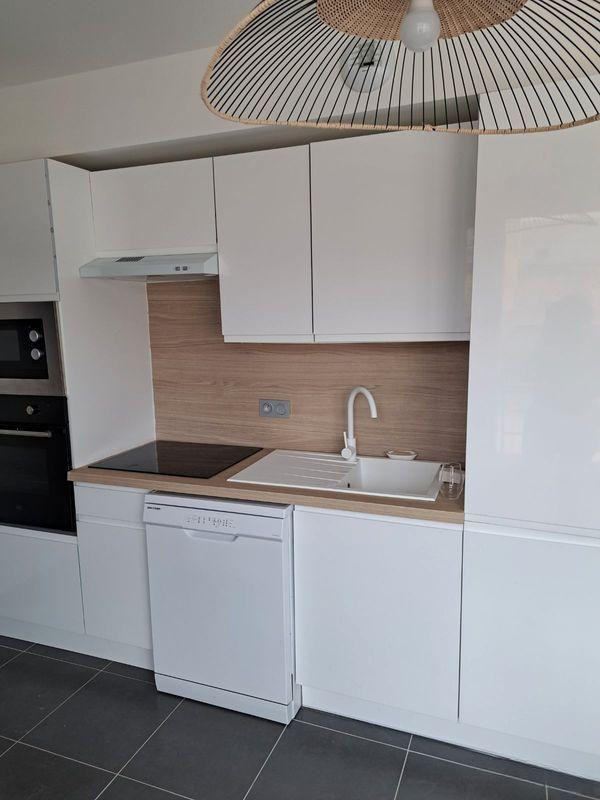 
                                                Location
                                                 Reims cathédrale f2 meublé 45m²