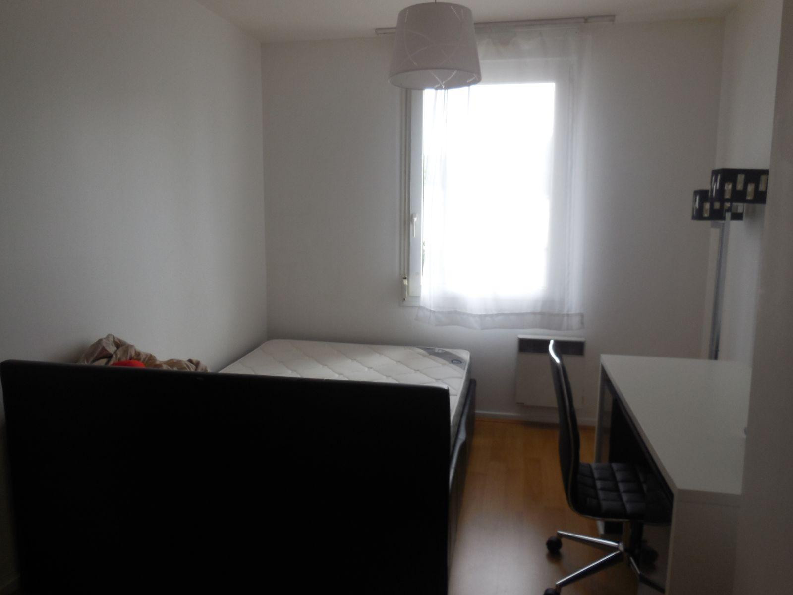 
                                                Location
                                                 REIMS CENTRE loue F3 avec 2 parkings