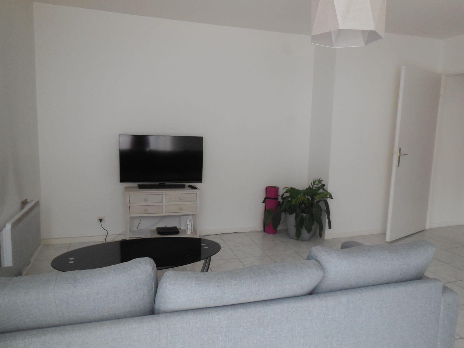 
                                                Location
                                                 REIMS CENTRE loue F3 avec 2 parkings