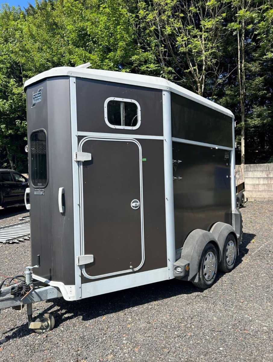 
                                                Accessoires
                                                 Remorque à chevaux IFOR Williams HB506 2018