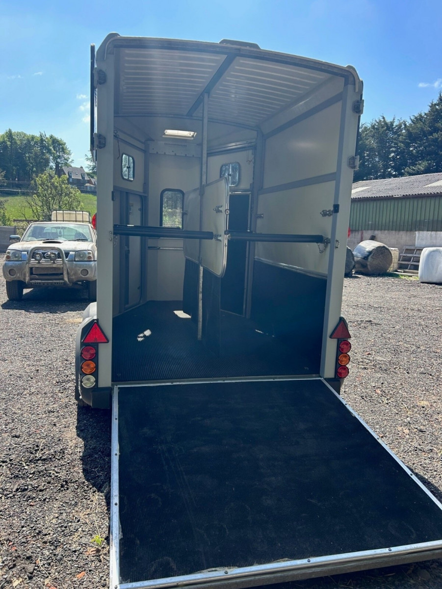 
                                                Accessoires
                                                 Remorque à chevaux IFOR Williams HB506 2018