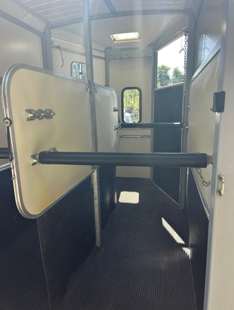 
                                                Accessoires
                                                 Remorque à chevaux IFOR Williams HB506 2018