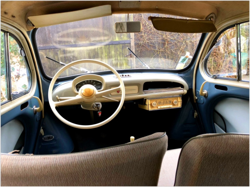 
                                                Voiture
                                                 RENAULT 4CV 1956