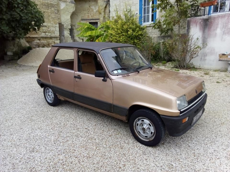 
                                                Voiture
                                                 Renault 5 Automatic