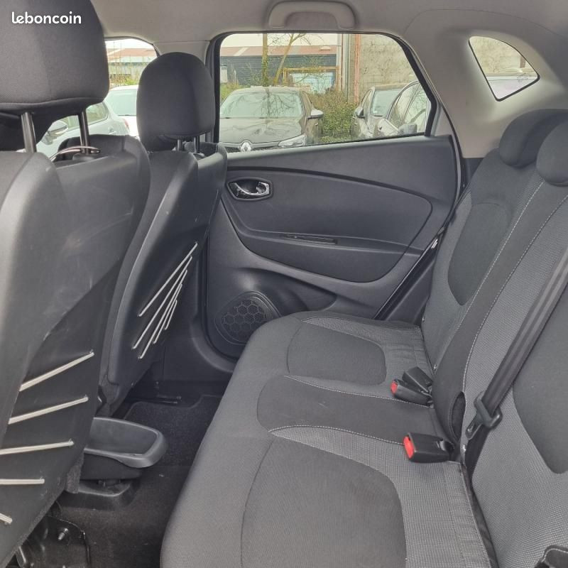 
                                                Voiture
                                                 Renault Captur 1.2i - 16V TURBO TCE 120