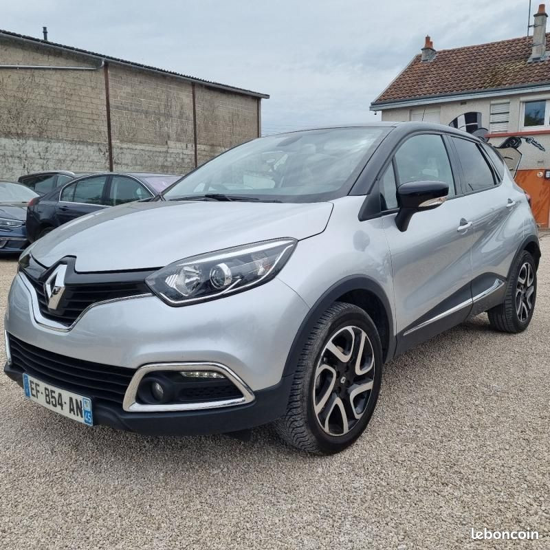 
                                                Voiture
                                                 Renault Captur 1.2i - 16V TURBO TCE 120