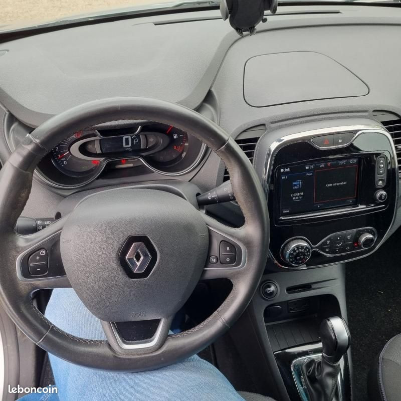 
                                                Voiture
                                                 Renault Captur 1.2i - 16V TURBO TCE 120
