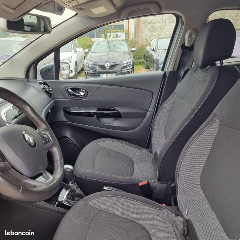 
                                                Voiture
                                                 Renault Captur 1.2i - 16V TURBO TCE 120