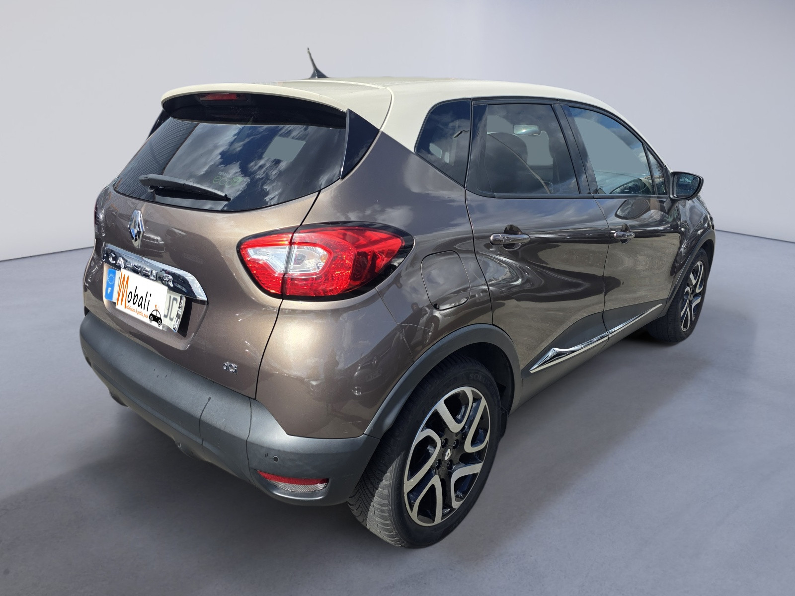 
                                                Voiture
                                                 RENAULT CAPTUR - 1.5 dCi 90 CV INTENS - 4 CV