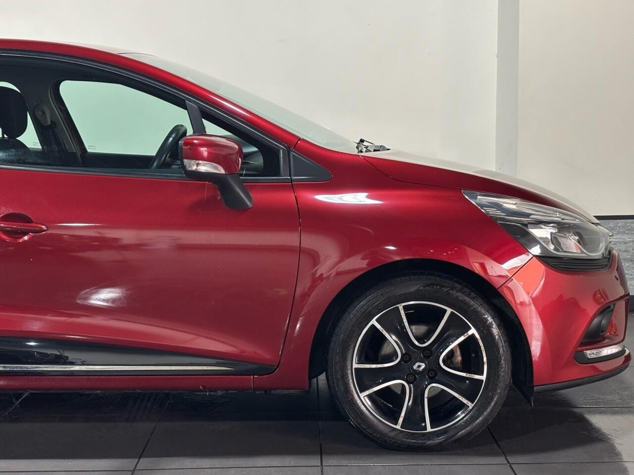 Voiture
                                                 Renault Clio 1.5 dCi Dynamique Nav Hatchback 5dr Diesel Manual Euro 6 (s/s) (90 ps)