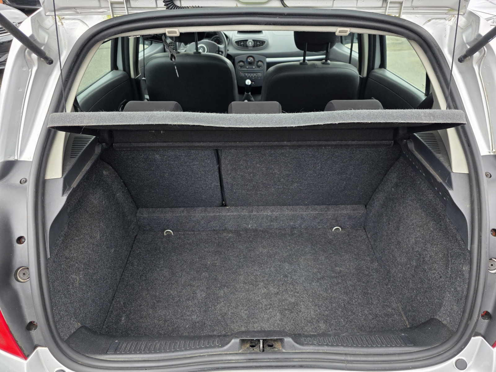 
                                                Voiture
                                                 RENAULT CLIO 3 - 1.5 dCi 70 CV EXPRESSION - 4 CV