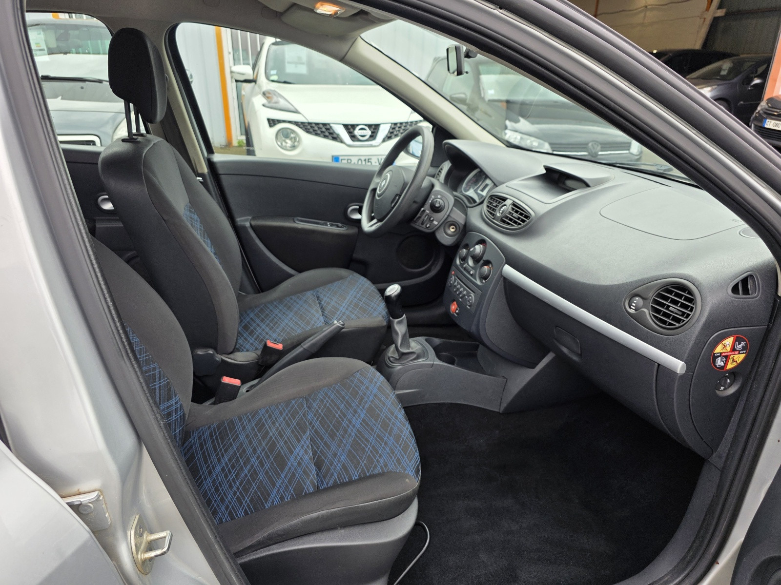 
                                                Voiture
                                                 RENAULT CLIO 3 - 1.5 dCi 70 CV EXPRESSION - 4 CV