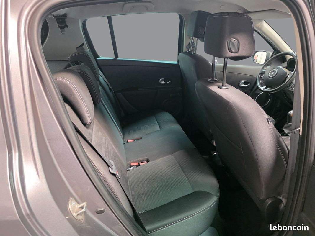 
                                                Voiture
                                                 RENAULT CLIO 3 - 1.5 dCi 90 CV AUTHENTIQUE - 5 CV