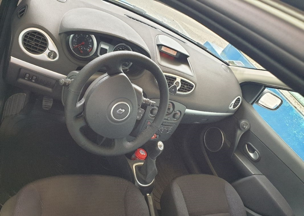 
                                                Voiture
                                                 Renault Clio 3