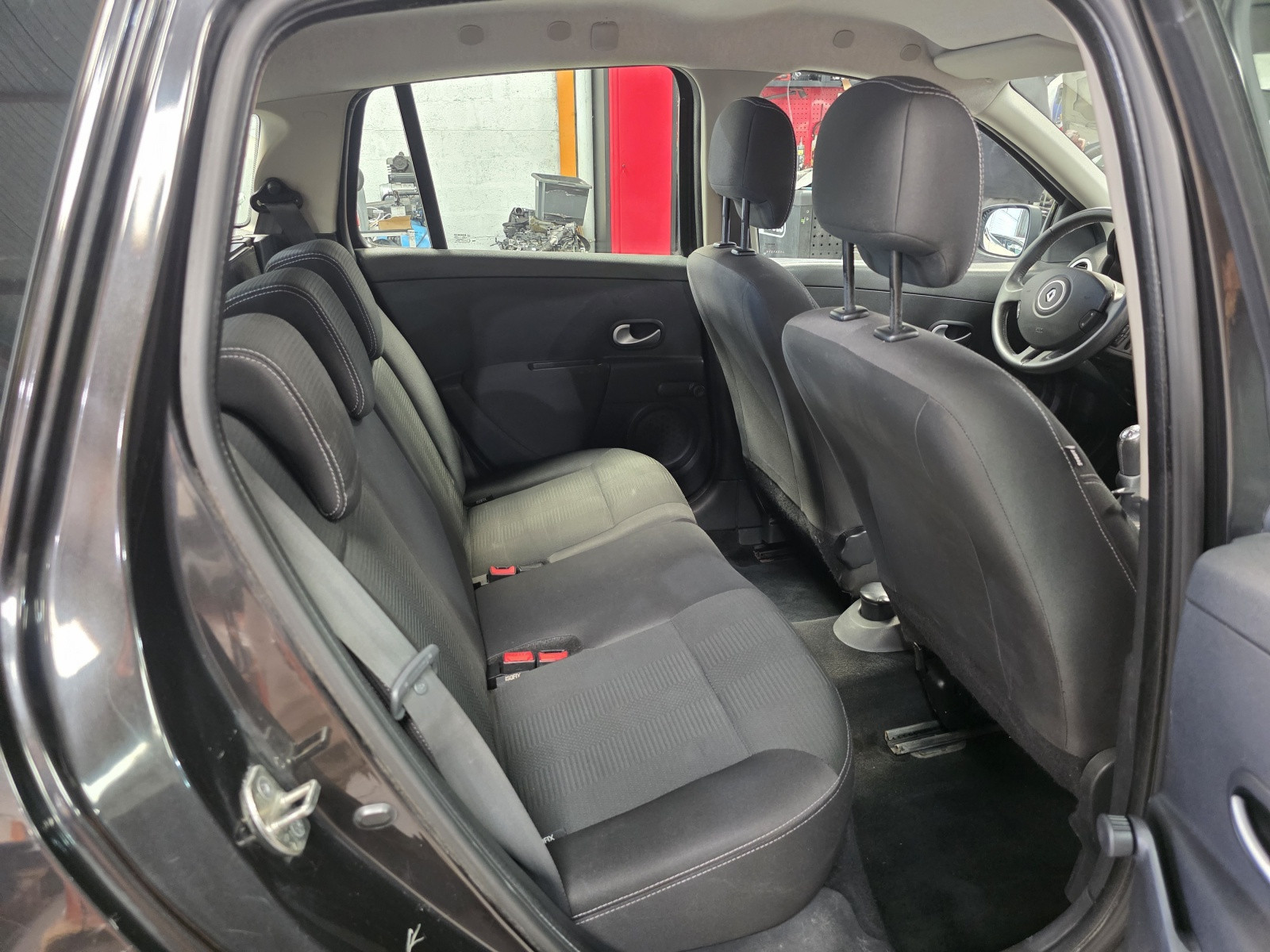 
                                                Voiture
                                                 RENAULT CLIO 3 ESTATE - 1.5 dCi 70 CV EXPRESSION CLIM - 4 CV