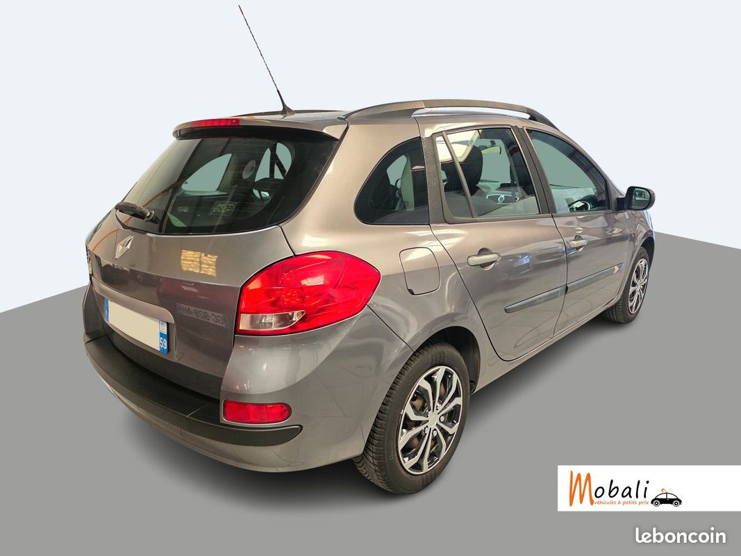 
                                                Voiture
                                                 RENAULT CLIO 3 ESTATE - 1.5 dCi 85 CV AUTHENTIQUE - 5 CV