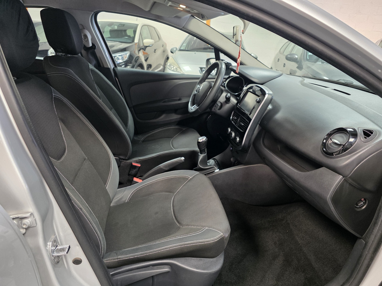 
                                                Voiture
                                                 RENAULT CLIO 4 - 1.5 dCi 75 CV LIFE - 4 CV