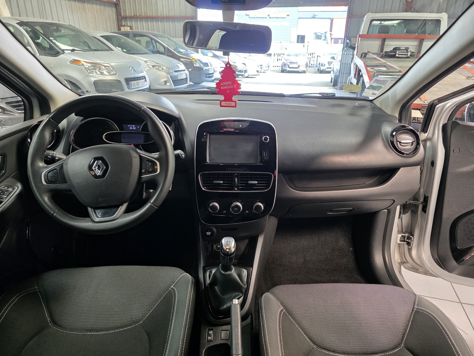 
                                                Voiture
                                                 RENAULT CLIO 4 - 1.5 dCi 75 CV LIFE - 4 CV
