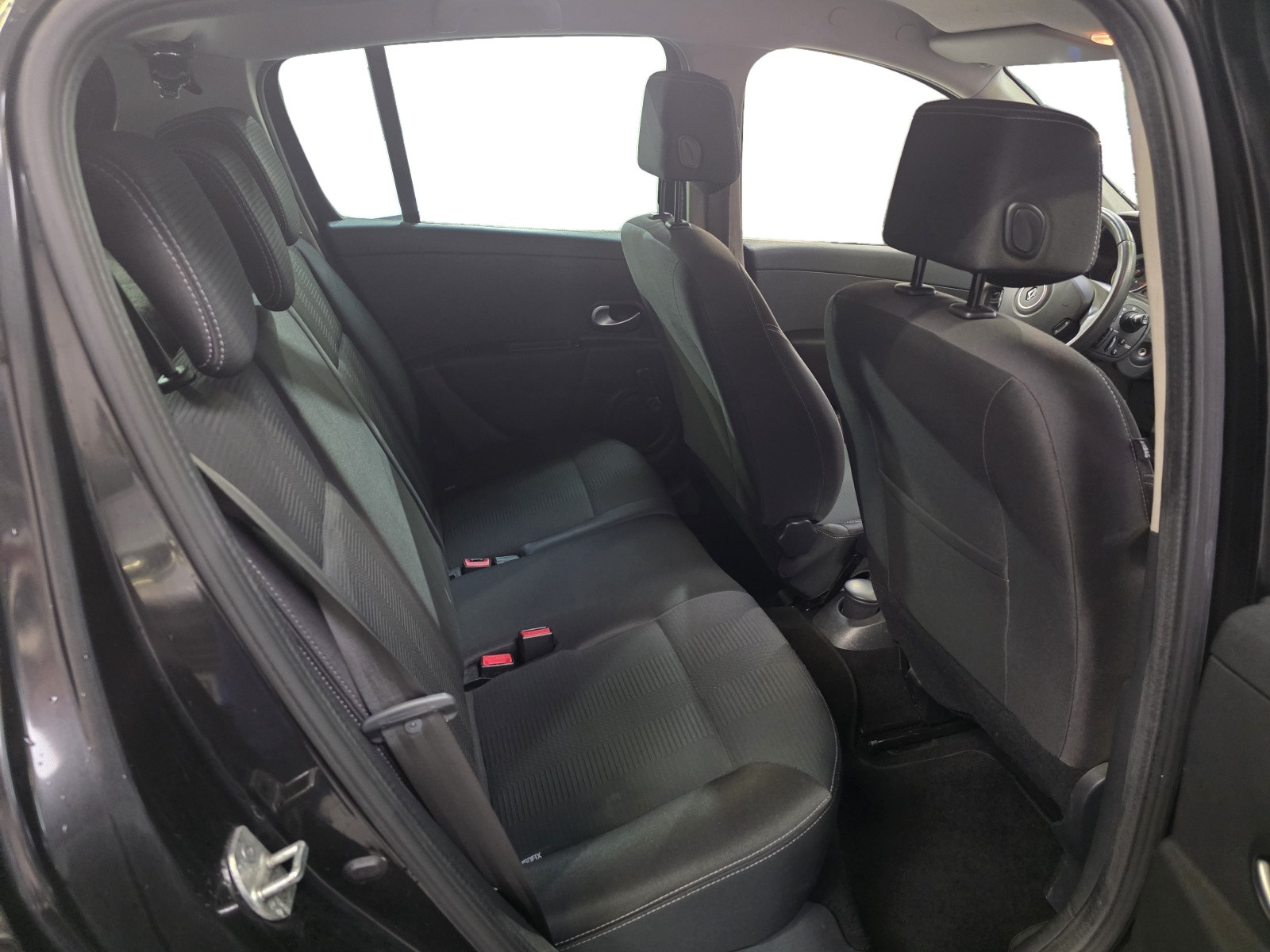 
                                                Voiture
                                                 Renault Clio