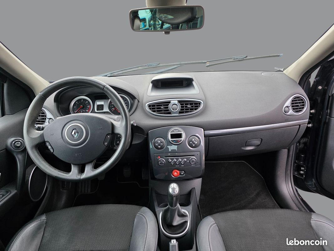 
                                                Voiture
                                                 RENAULT CLIO3 - 1.5 dCi 85 CV EXCEPTION