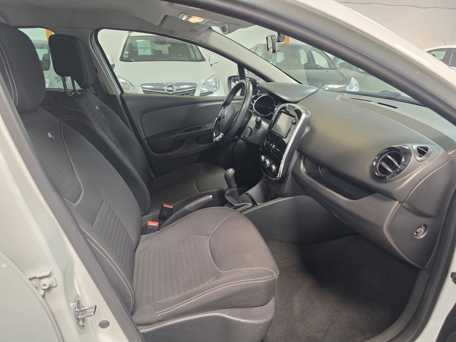 
                                                Voiture
                                                 RENAULT CLIO4 -  1.5 dCi 75 CV ENERGY LIMITED - 4 CV