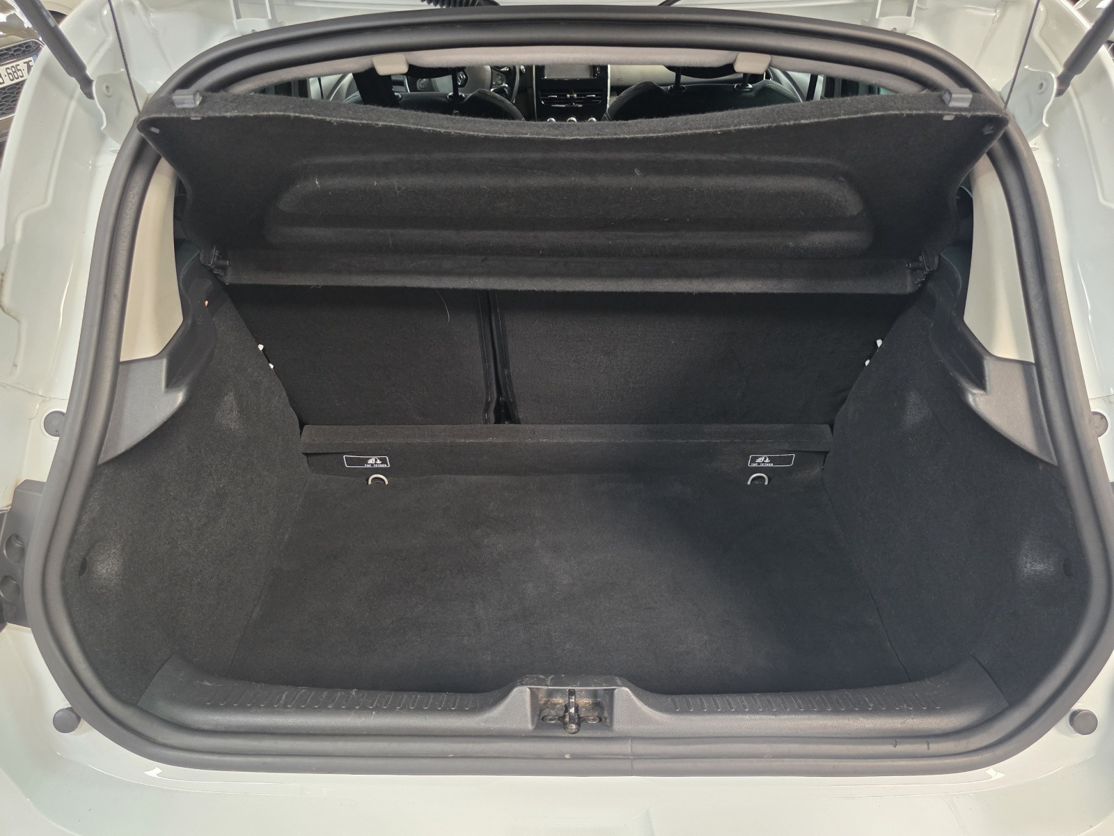 
                                                Voiture
                                                 RENAULT CLIO4 -  1.5 dCi 75 CV ENERGY LIMITED - 4 CV