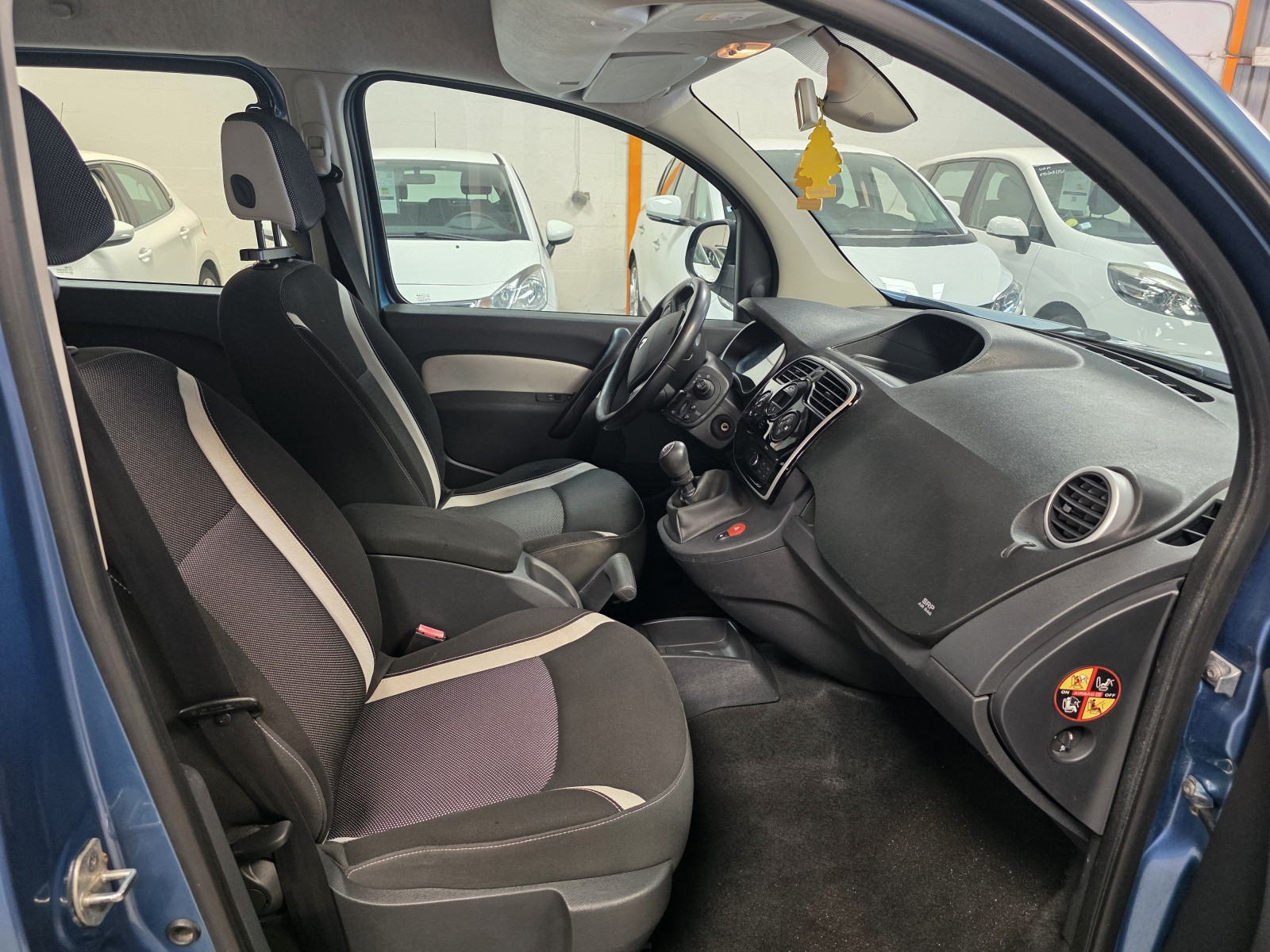
                                                Voiture
                                                 RENAULT GRAND KANGOO - 1.5 dCi 110 CV INTENS 7 PLACES - 6 CV