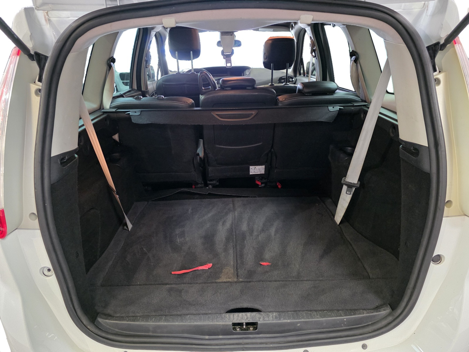 
                                                Voiture
                                                 RENAULT GRAND SCENIC 3 - 1.5 dCi 110 CV BOSE 7 PLACES - 5 CV