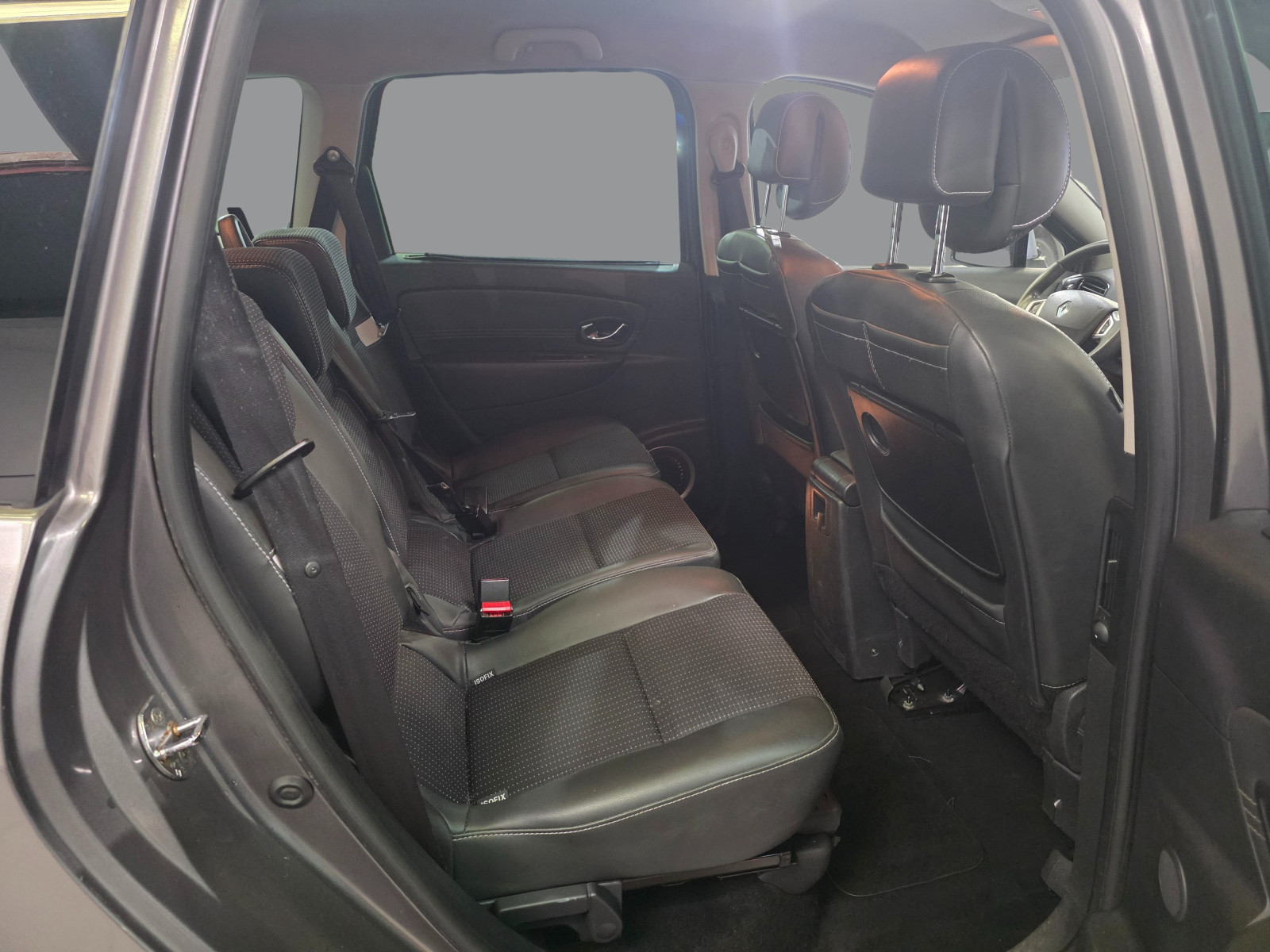 
                                                Voiture
                                                 RENAULT GRAND SCENIC3 - 1.6 dCi 130 CV Dynamique 7 PLACES