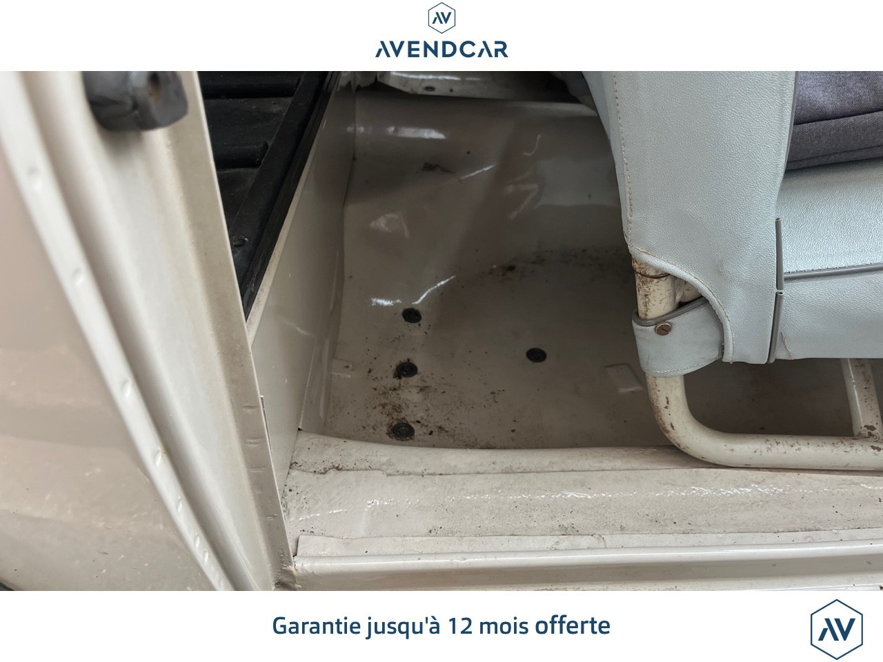 
                                                Utilitaire
                                                 RENAULT JUVAQUATRE