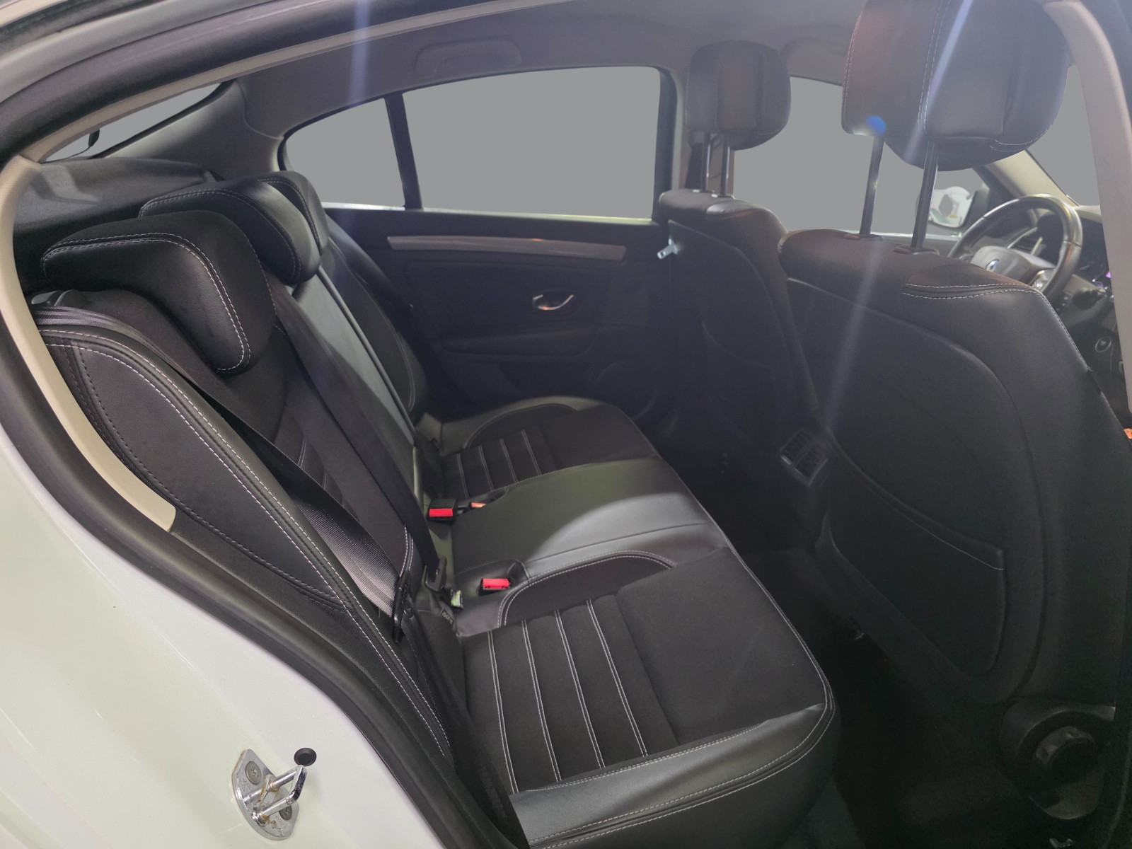 
                                                Voiture
                                                 RENAULT LAGUNA 3 - 1.5 dCi 110 CV LIMITED