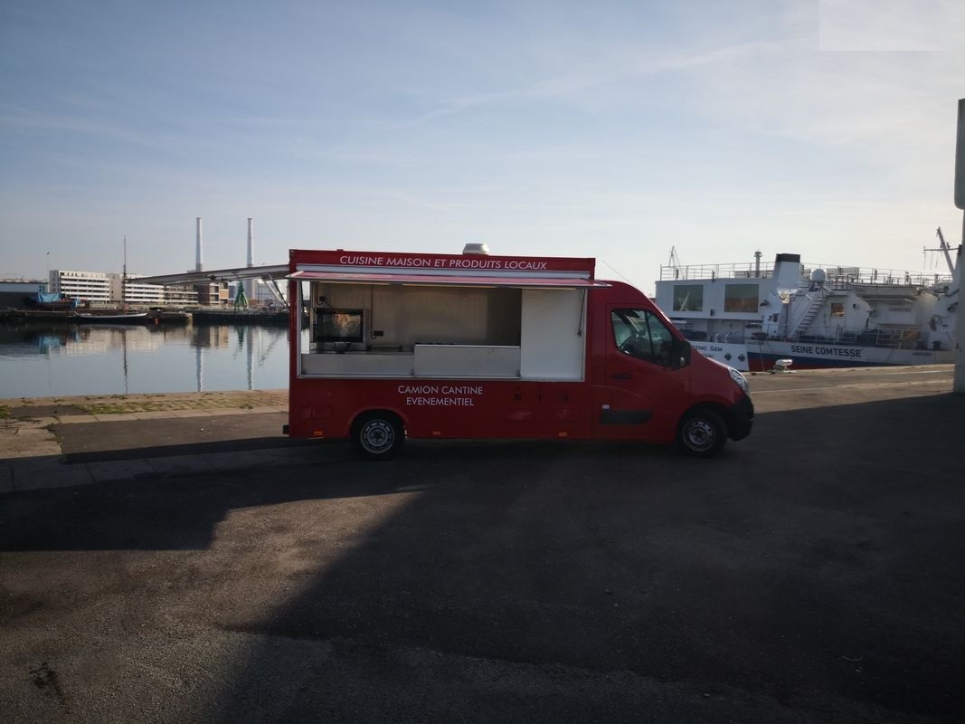 
                                                Utilitaire
                                                 Renault master 3 food truck camion cantine