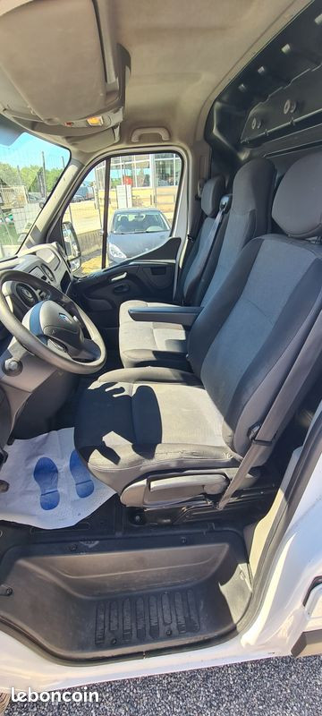 
                                                Voiture
                                                 Renault master l2h2 2.3 dci 130 ch 2019 grand confort