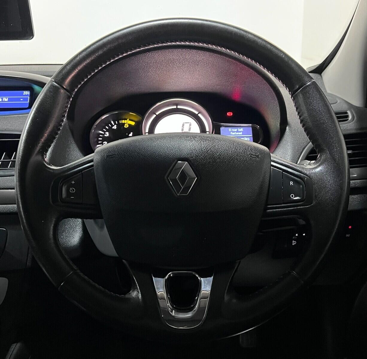 Voiture
                                                 Renault Megane 1.5 dCi ENERGY Knight Edition Hatchback 5dr Diesel Manual Euro 5 (s/s) (110 ps)