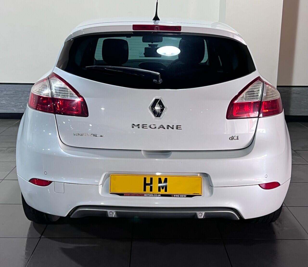 Voiture
                                                 Renault Megane 1.5 dCi ENERGY Knight Edition Hatchback 5dr Diesel Manual Euro 5 (s/s) (110 ps)
