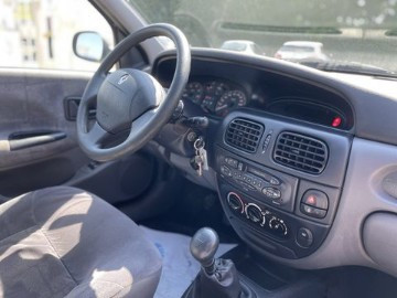 
                                                Voiture
                                                 Renault Megane 1.6 16v