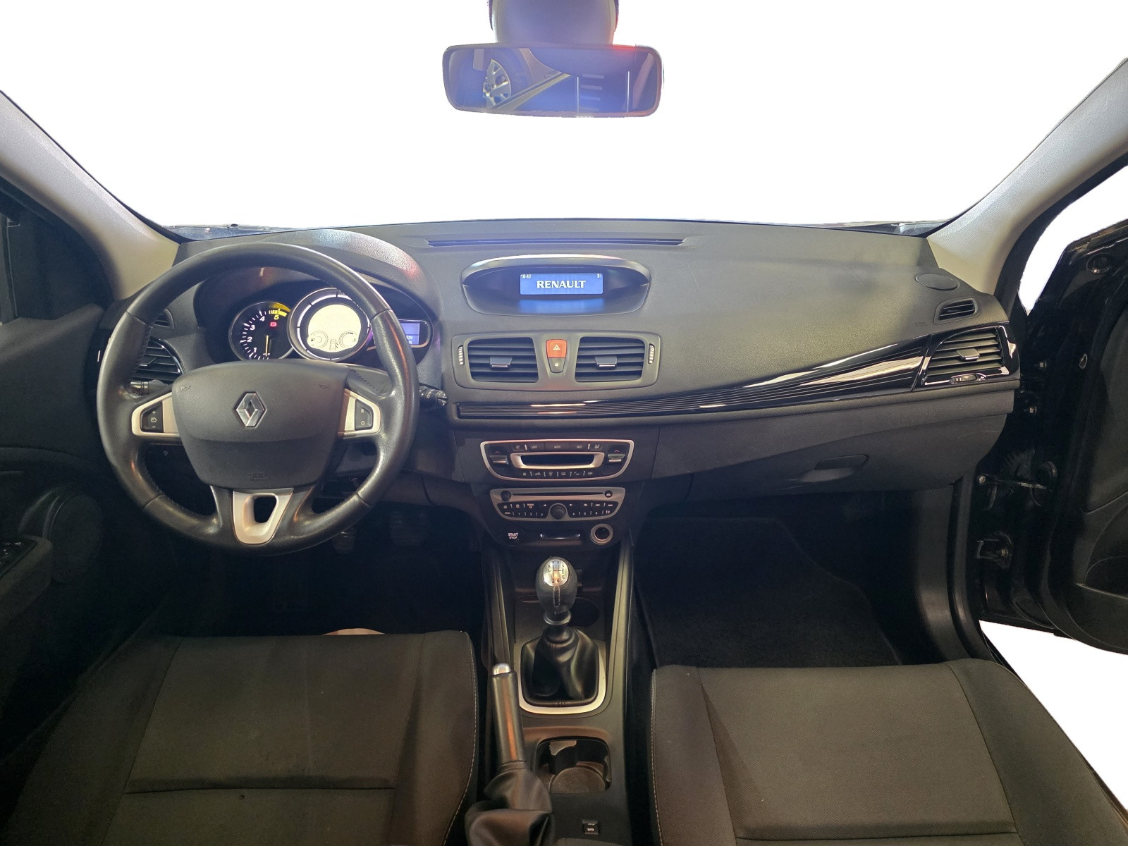 
                                                Voiture
                                                 RENAULT MEGANE 3 - 1.5 dCi 110 CV EXPRESSION